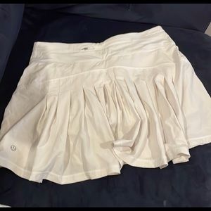 4 Tall Lululemon White Skirt